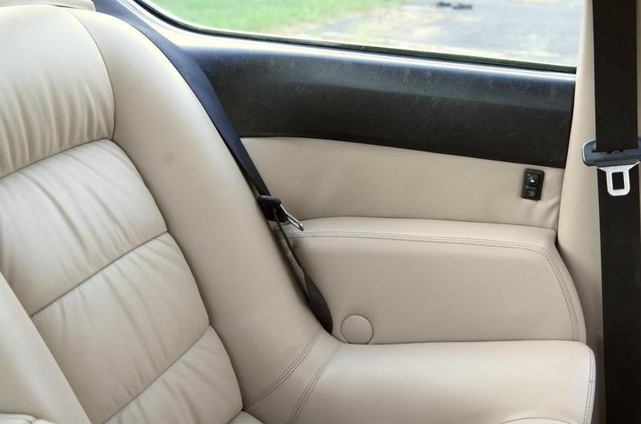 Детали интерьера BMW M6 (E24) 1988 года  (NA) (фото 66 из 158)